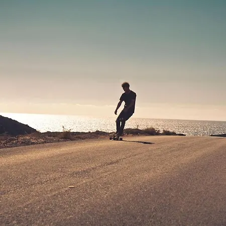 - Aire - Surf & Yoga Apartment