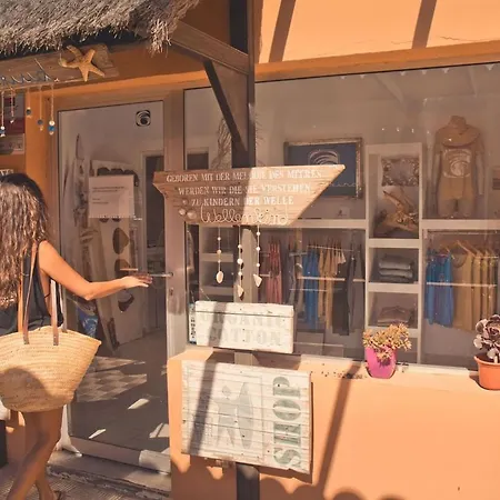 - Aire - Surf & Yoga Apartment